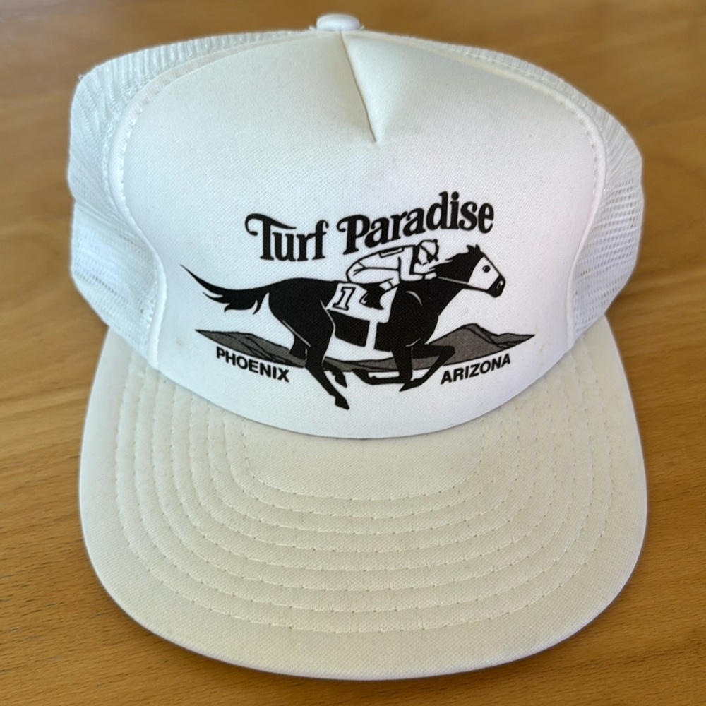 Turf paradise hat